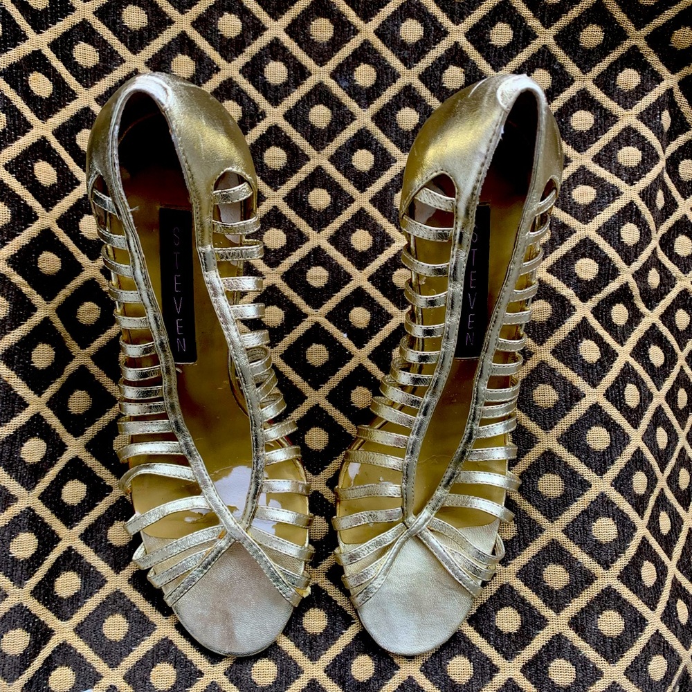 Steven by Steve Madden sexy gold stilettos 9B
